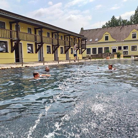 Aparthotel Blatsky Dvur à Veselí nad Lužnicí Extérieur photo