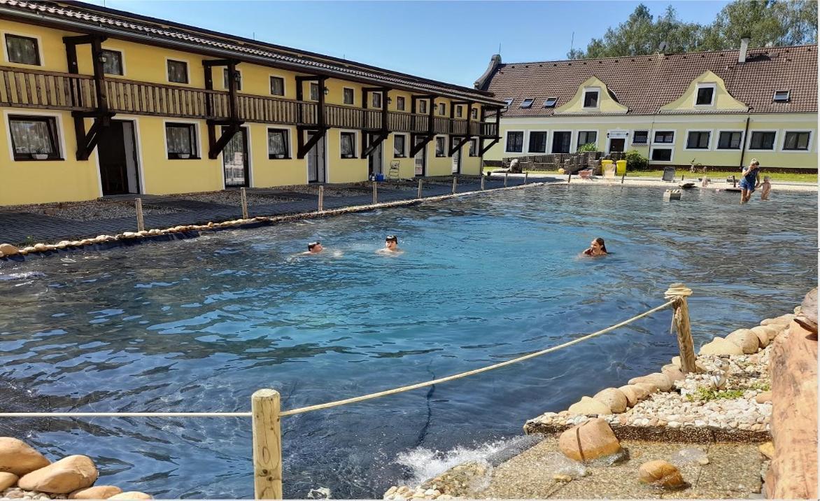 Aparthotel Blatsky Dvur à Veselí nad Lužnicí Extérieur photo